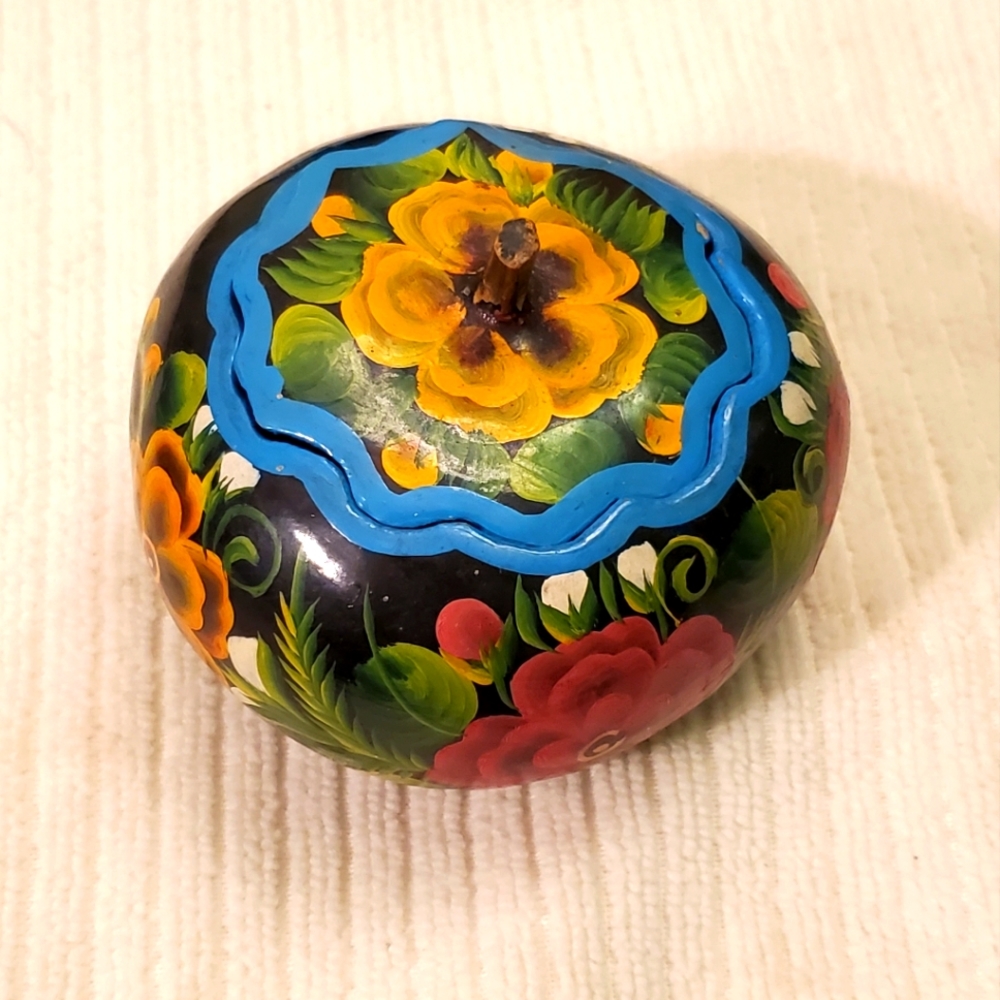 Hand carved and hand painted jewelry box from Costa Rica